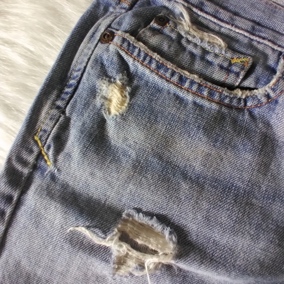 Abercrombie & Fitch distressed jean - Picture 15 of 15